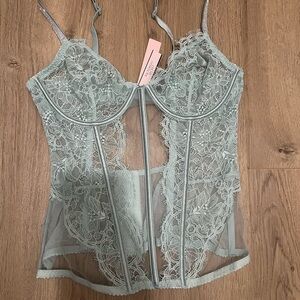 VICTORIA'S SECRET • Victoria's Secret Lace CORSETS in soft green size L